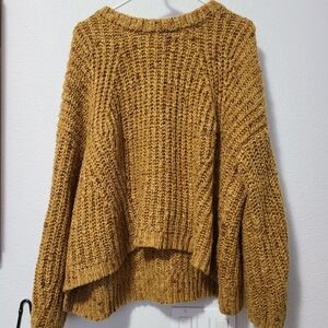 Universal Thread Mustard Crew Neck Sweater